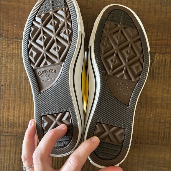 - Yellow Slip On Converse Size 5 - Picture 3 of 7